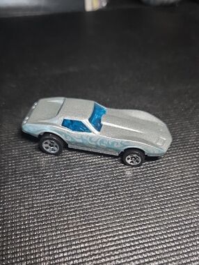 Hot Wheels 1975 Corvette Silver Stingray With Rare Light Blue Flames